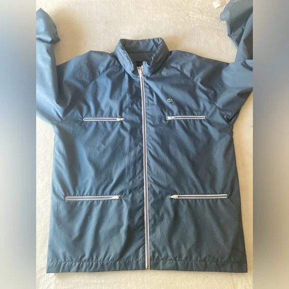 VINTAGE LACOSTE MEN'S LIGHTWEIGHT WATER-RESISTANT HOODED WINDBREAKER DEVANLAY